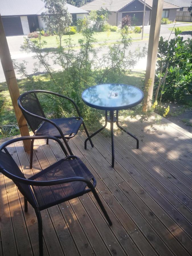 Budget Cabin Accommodation - Bed Shower Toilet Waihi Exterior photo